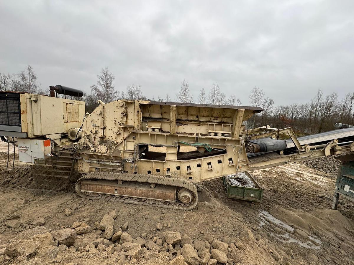 D'occasion Concasseur percuteur PY CH132 année 2001