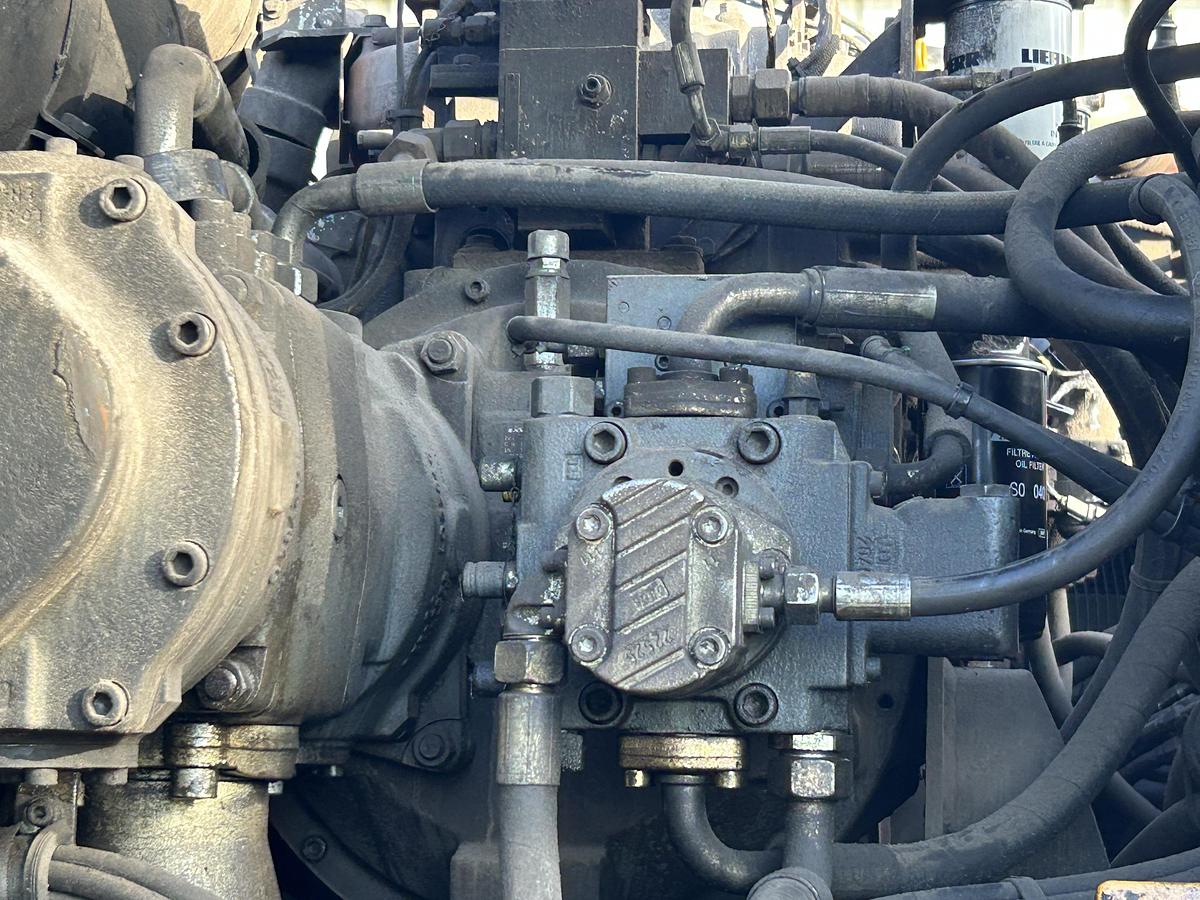 Used Liebherr R934B EW