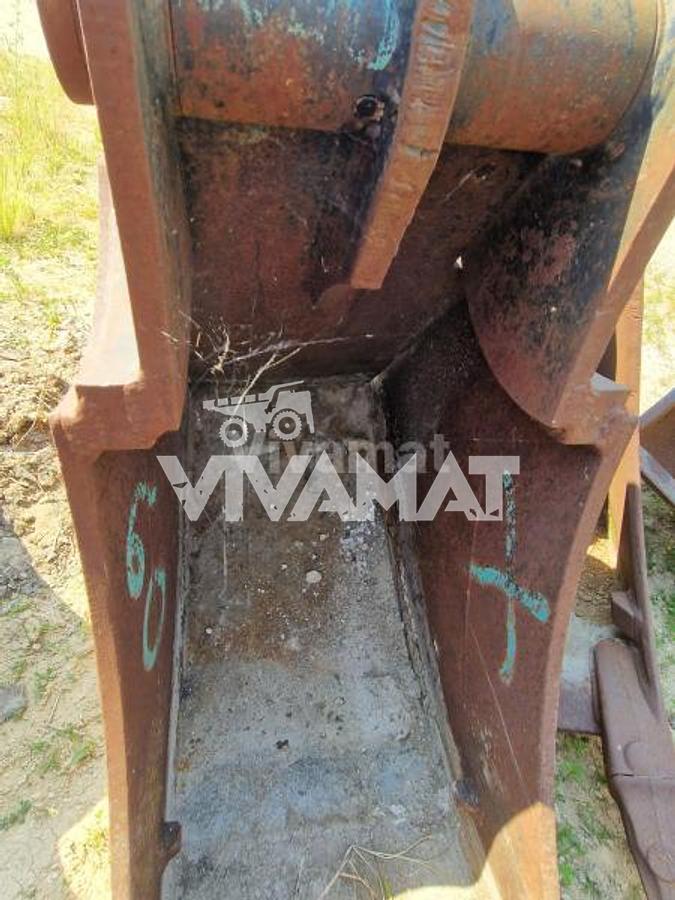 D'occasion Godet de terrassement à Axe de 75mm de largeur 50cm