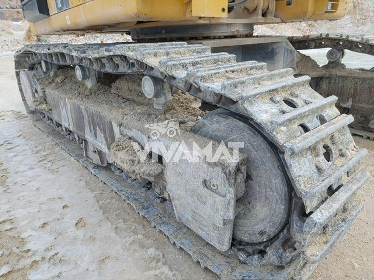 Used 2017 Komatsu PC700LC-11
