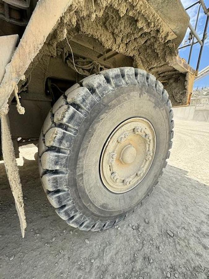 Used 2001 Komatsu HD605-5