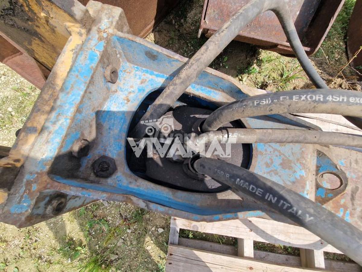 D'occasion Marteau hydraulique pour pelle de 24 tonnes Attache Liebherr 924 déboulonnable