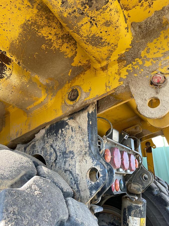 Used 2019 Komatsu HD465-8