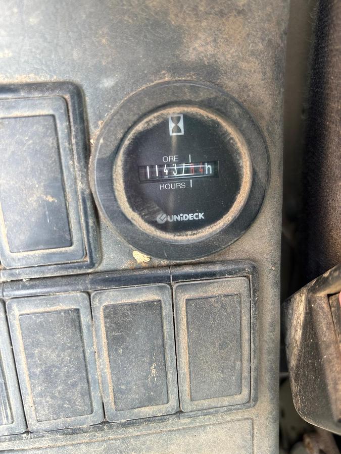 Used 2006 Komatsu ec240B NLC