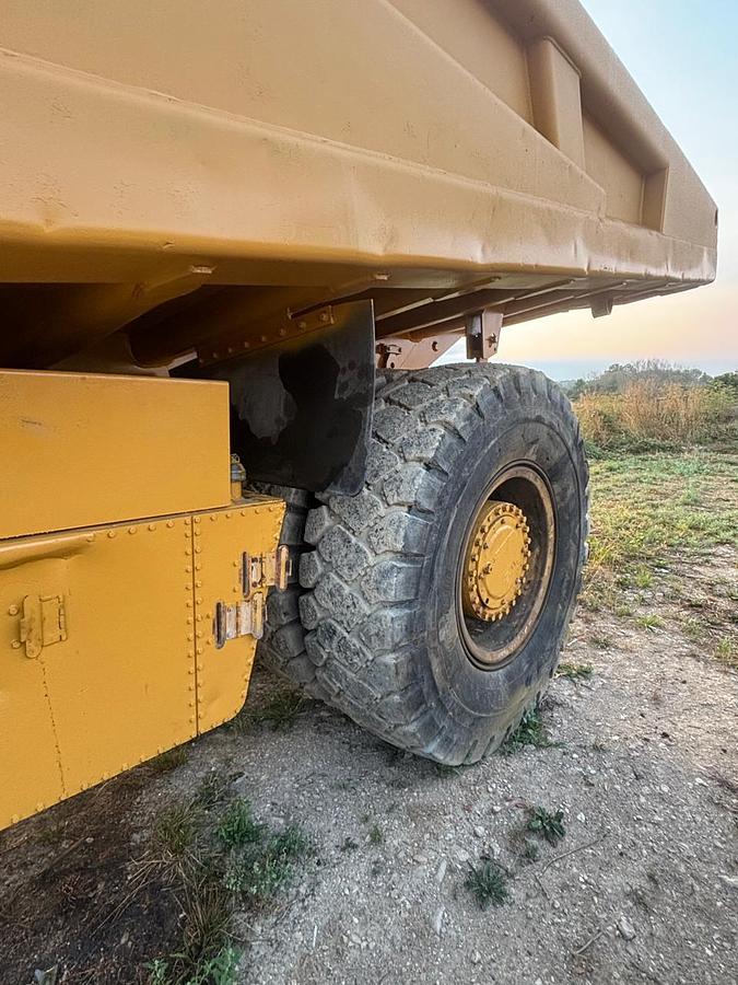 Used 1997 CATERPILLAR 769D