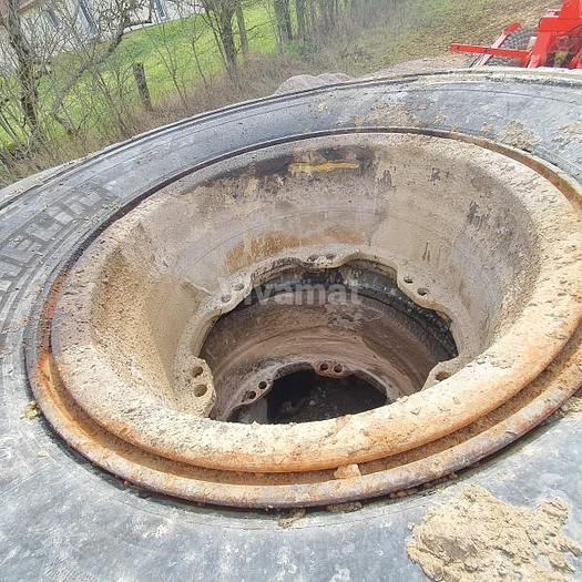 D'occasion 3 jantes CAT 769C avec pneus MICHELIN 18.00R33