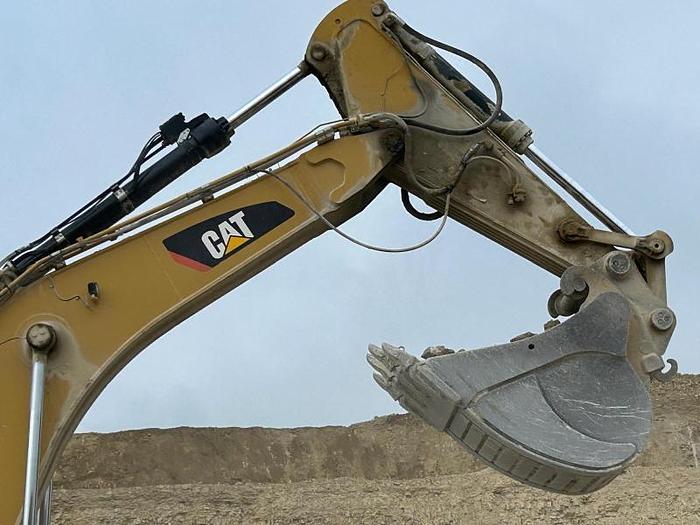 D'occasion Caterpillar 374F LME