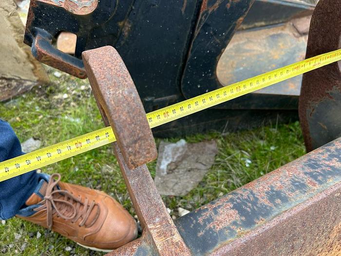 D'occasion Godet de curage Attache Verachtert CW10 Largeur 140cm sur CAT309 pour pelle de 9t