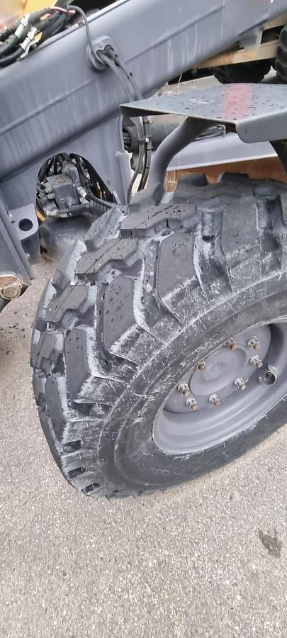 Used 2008 New Holland F 106.6