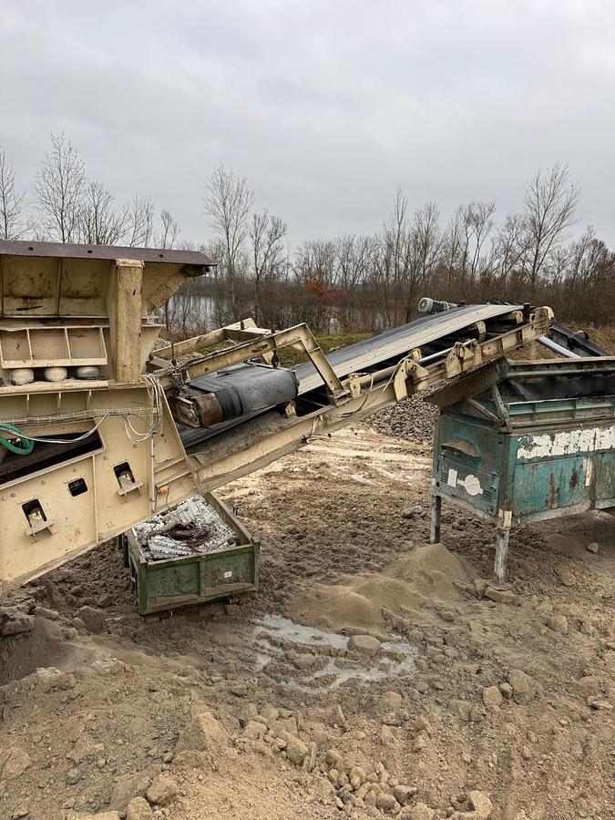 D'occasion Concasseur percuteur PY CH132 année 2001