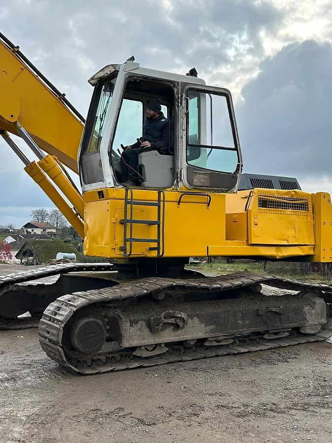 Used Liebherr R934B EW