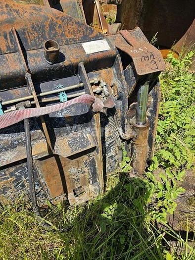 D'occasion Godet de chargeur 4 en 1 CATERPILLAR de largeur 182cm pour CAT906