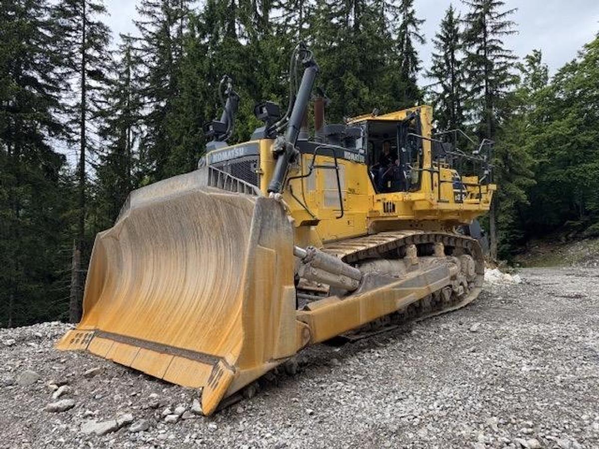 Used Komatsu D375A-8