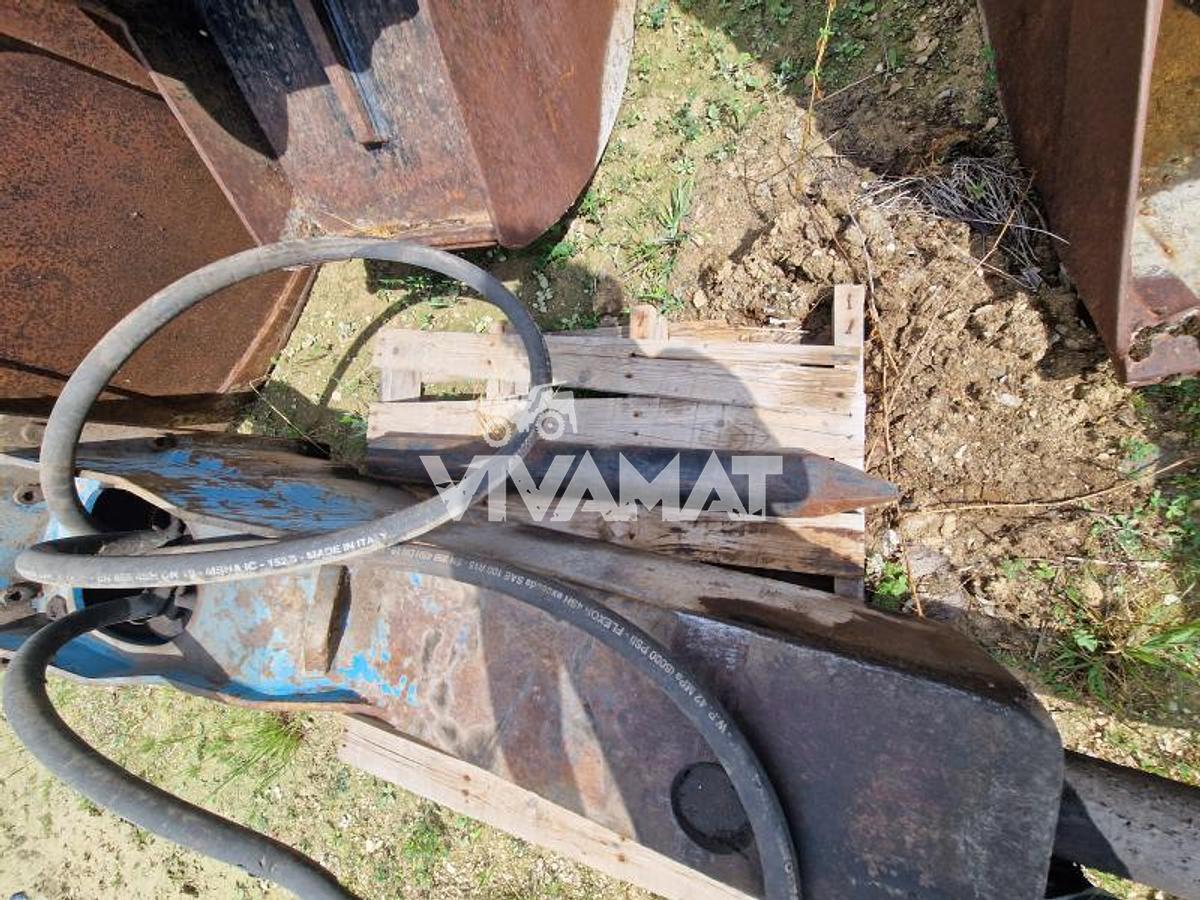 D'occasion Marteau hydraulique pour pelle de 24 tonnes Attache Liebherr 924 déboulonnable