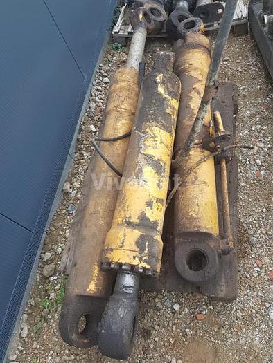 D'occasion Vérin de Balancier LIEBHERR A914