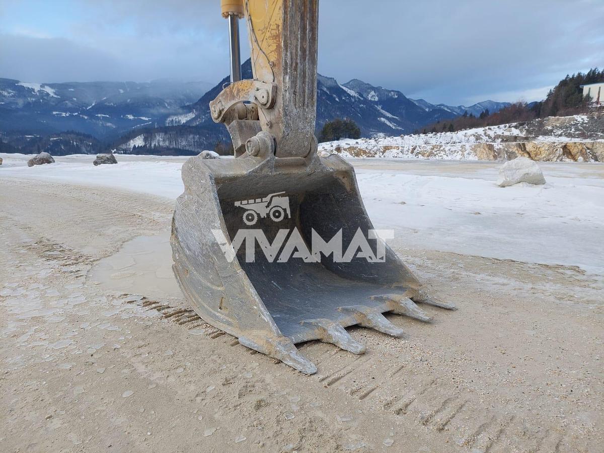 Used 2017 Komatsu PC700LC-11