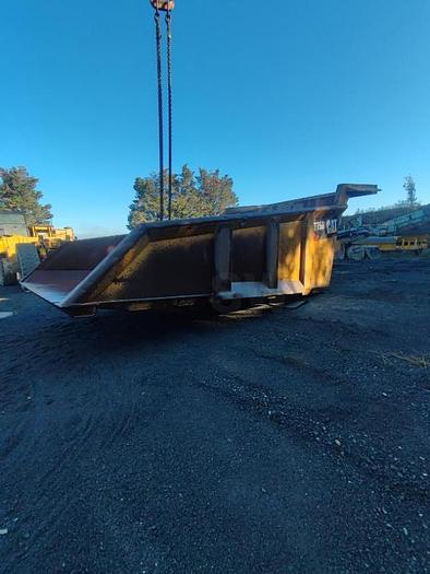 D'occasion BENNE CAT 775G 775G