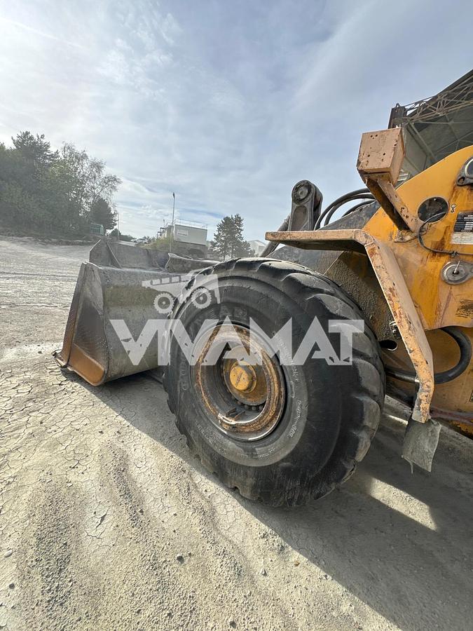 Used 2003 VOLVO L180E