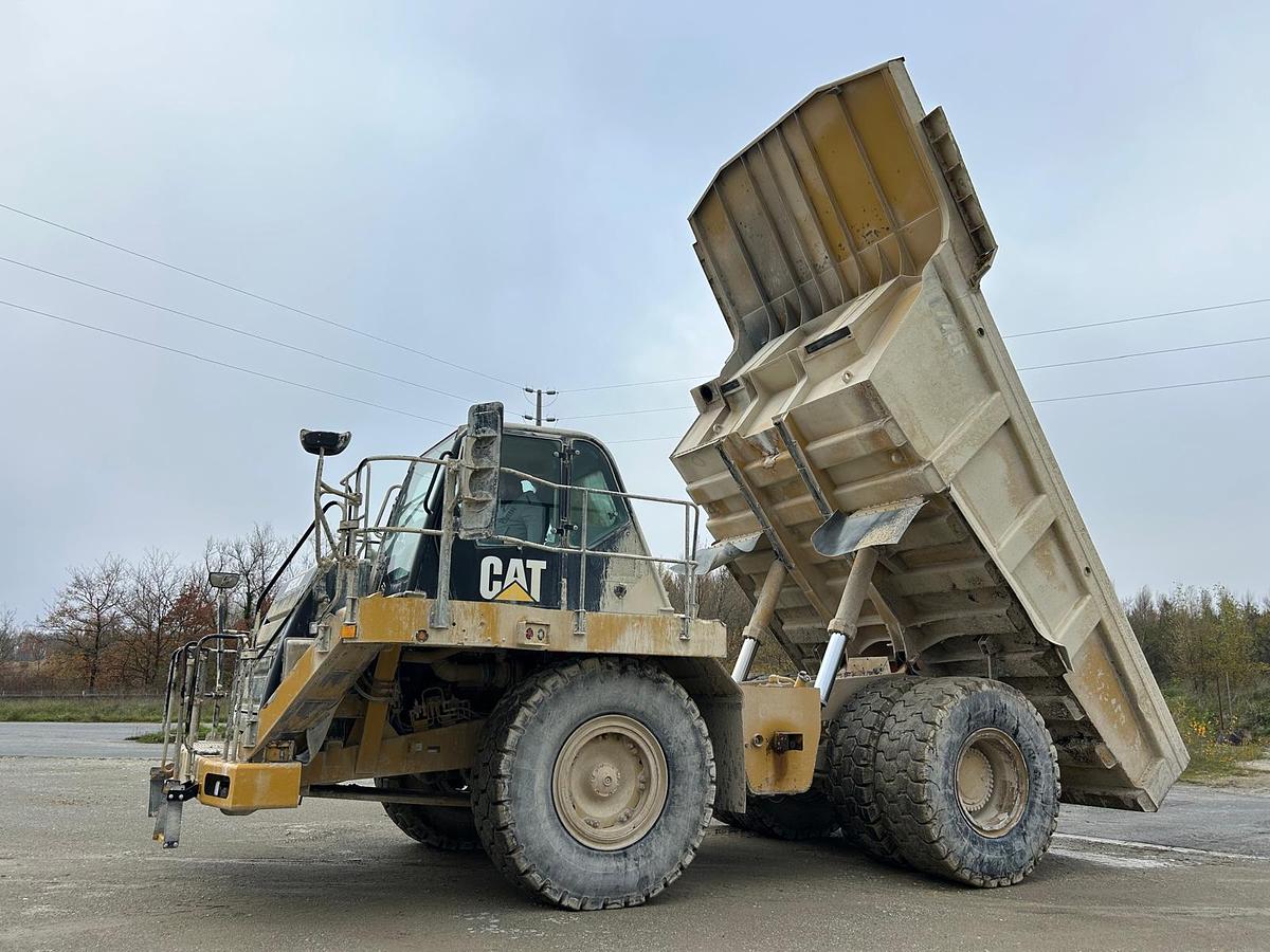 Used 2009 Caterpillar 775F