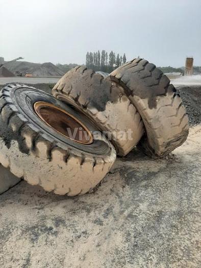 D'occasion CATERPILLAR 773B VERRIN DE BENNE CATERPILLAR 773B VERRIN DE BENNE