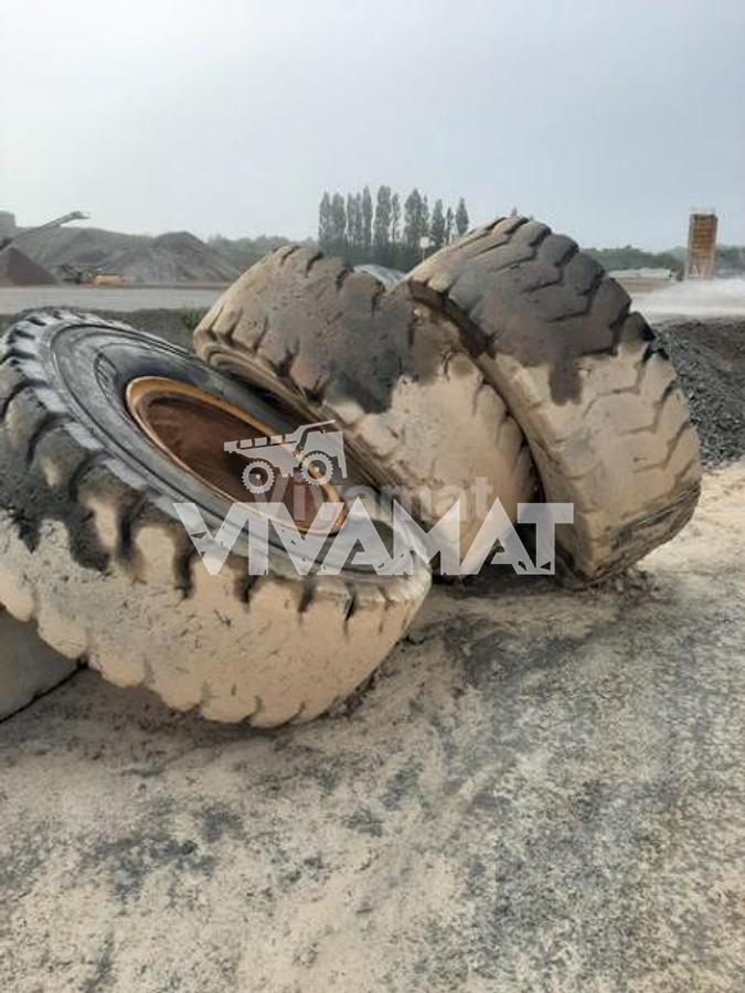 Used Caterpillar CATERPILLAR 773B VERRIN DE BENNE -