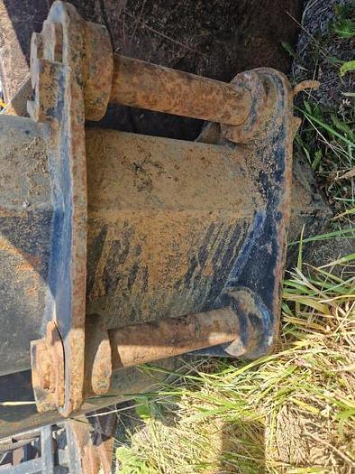 D'occasion Godet de terrassement de largeur 56cm pour TEREX TLB840PS