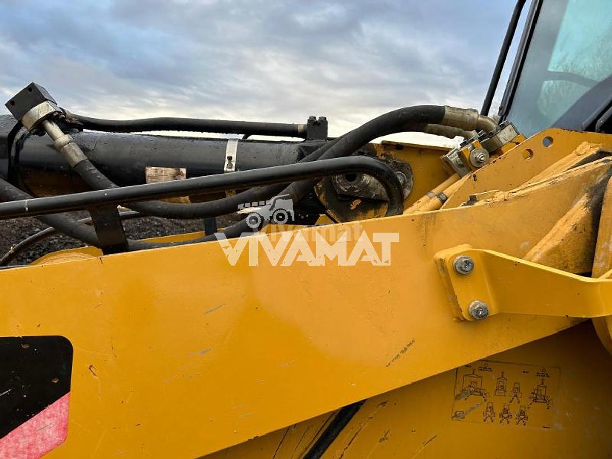 Used 2013 Caterpillar 963D