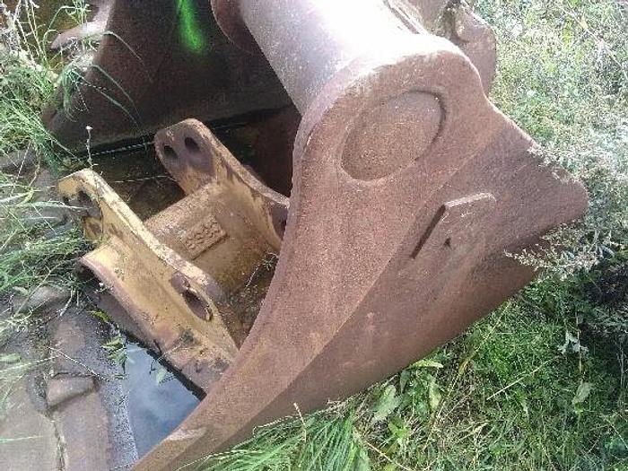 D'occasion Nombreux godets MORIN M6 en stock