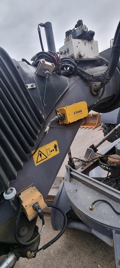 Used 2008 New Holland F 106.6