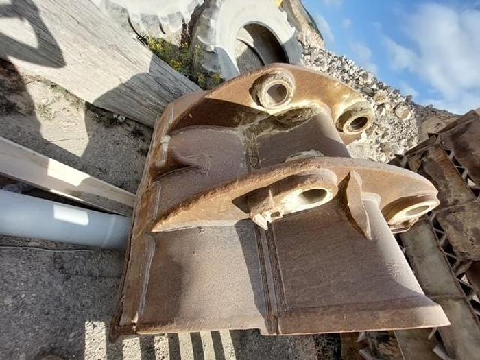 D'occasion Godet LIEBHERR R954C de largeur 158cm Attache SW77 pour pelle Liebherr R954