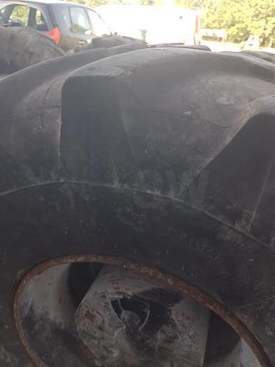 D'occasion 3 jantes LIEBHERR A914 avec pneus MICHELIN 18R19.5XF