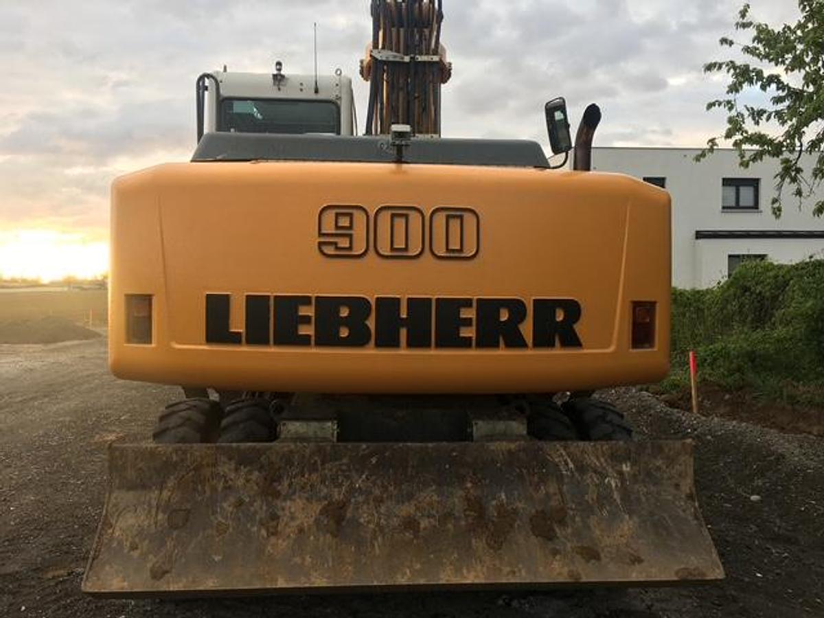 Used 2009 Liebherr A900