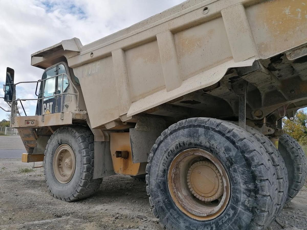 Used 2009 Caterpillar 775F