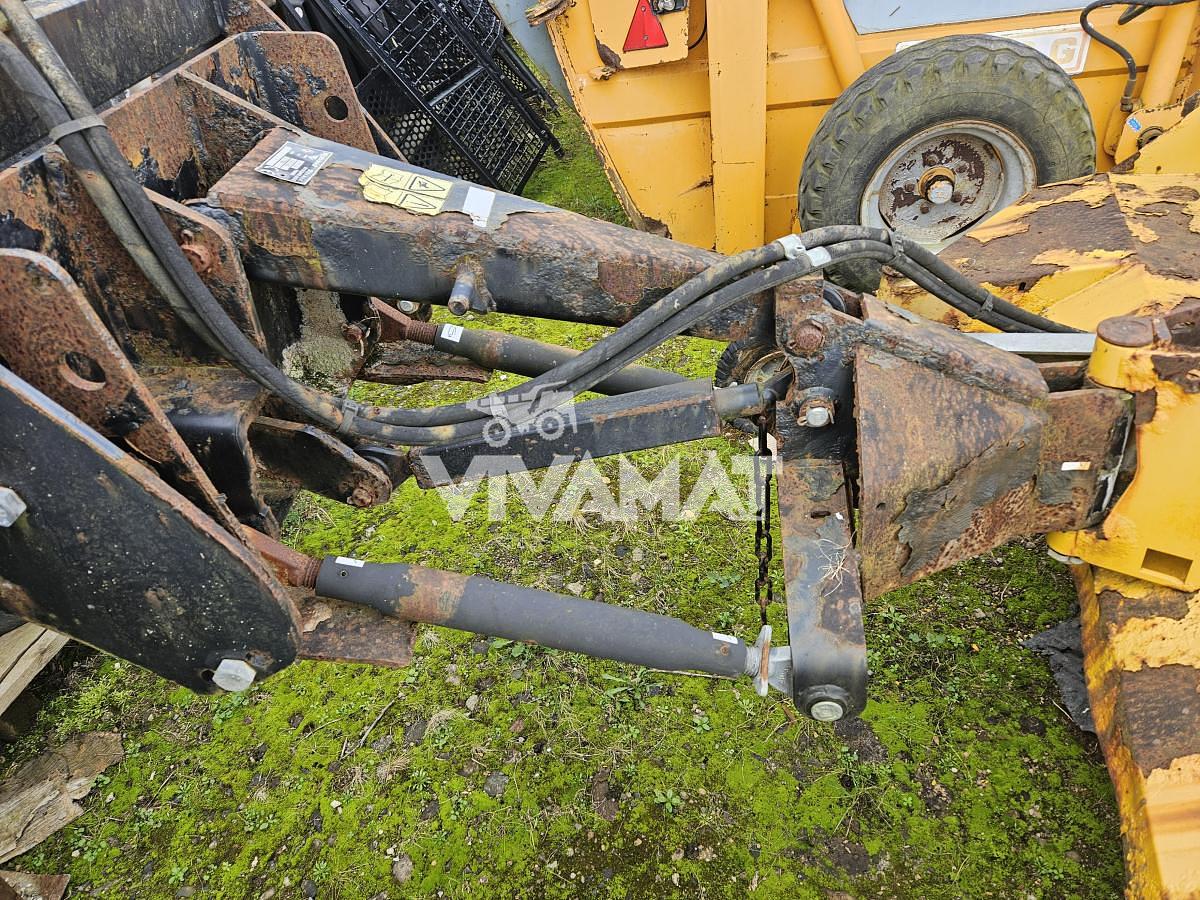 Used RABAUD 72009D sweeper Year 2006 width 250cm formerly on CAT442