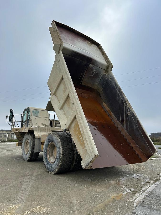 Used 2009 Caterpillar 775F