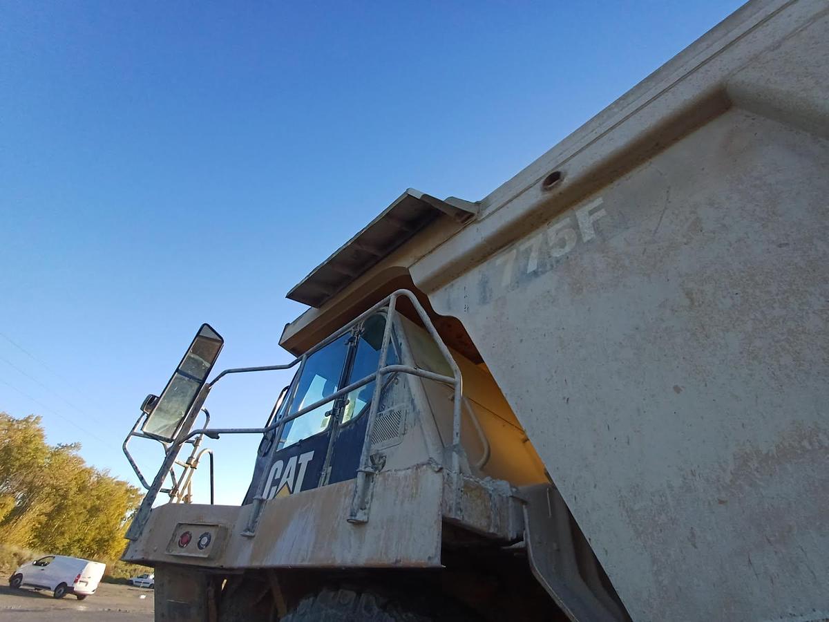 Used 2009 Caterpillar 775F