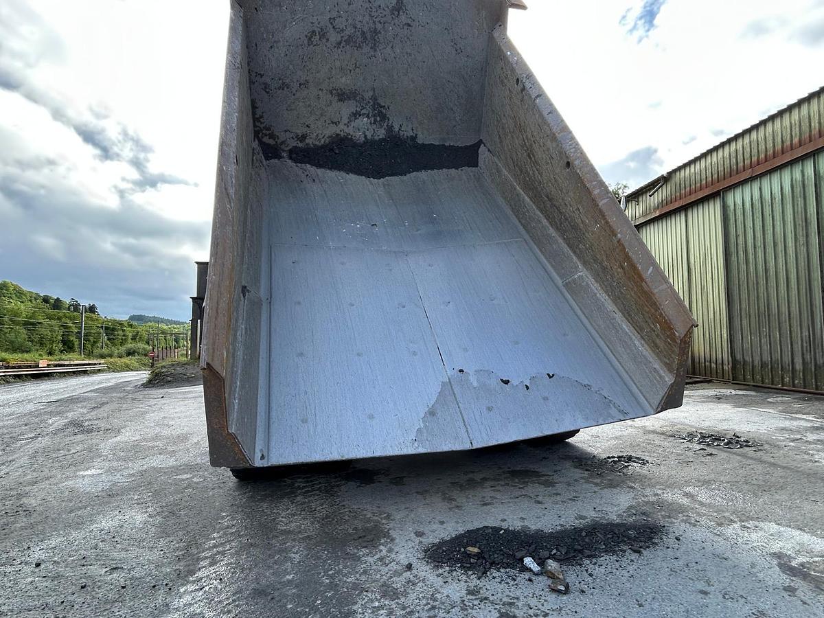 Used 2016 Komatsu HD605-7