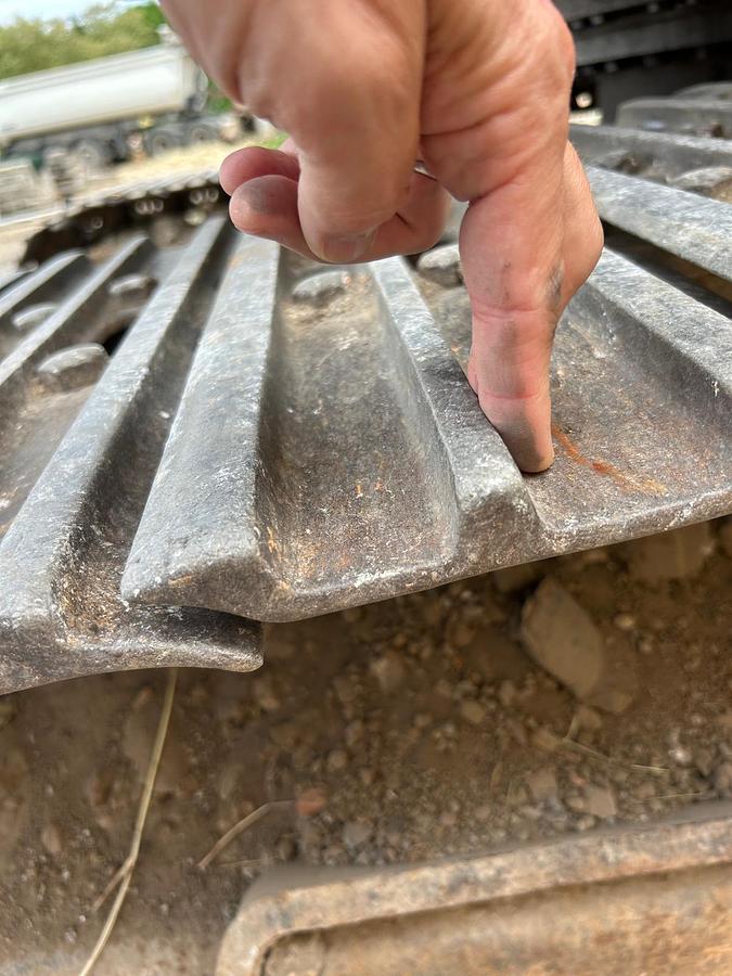 Used 2006 Komatsu ec240B NLC