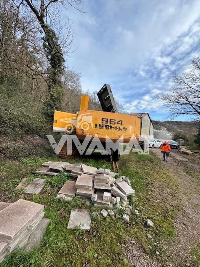 Used 2013 LIEBHERR R964 HDSL for PARTS