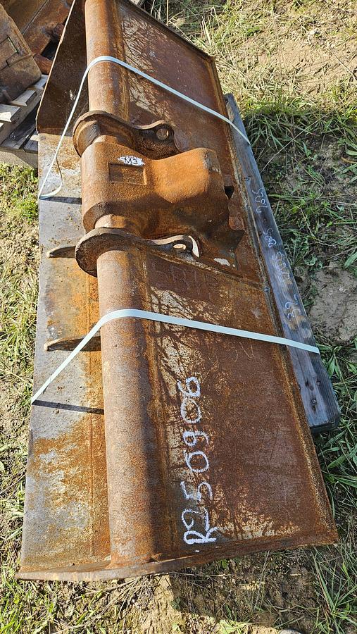 D'occasion Godet de terrassement Godet de curage MORIN M3 de largeur 150cm