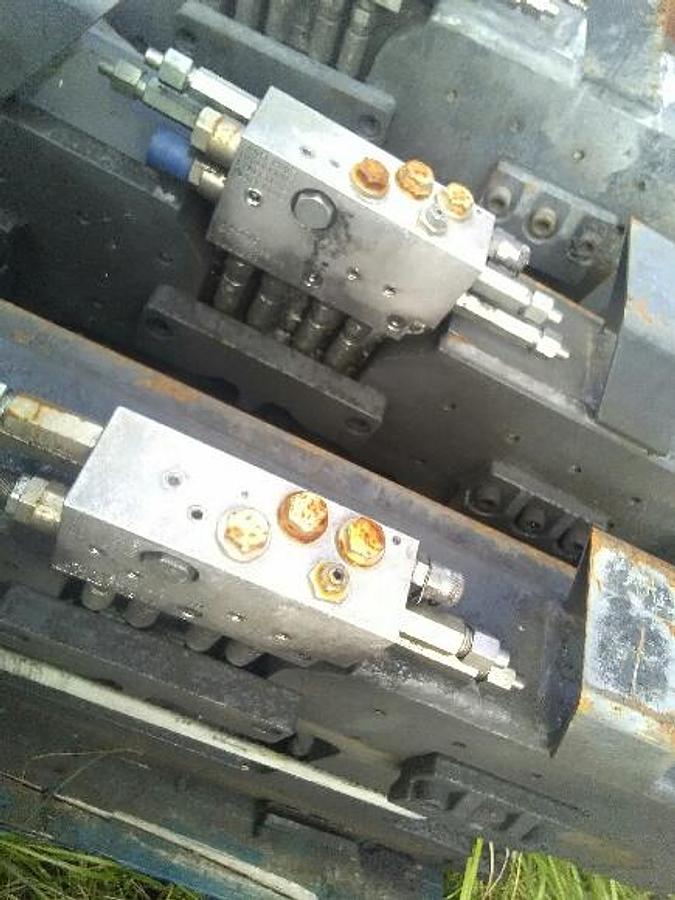 D'occasion Pince à Fourches - Déplacement latéral Silver Line by BOLZONI Modèle LC22 H6A-EU