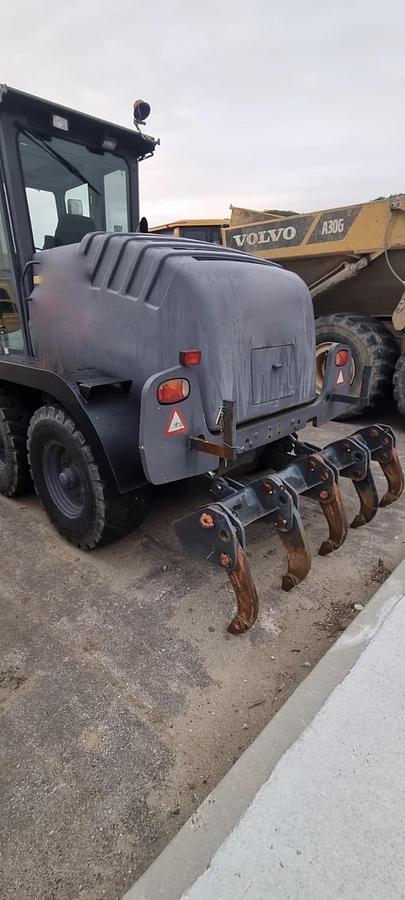 Used 2008 New Holland F 106.6