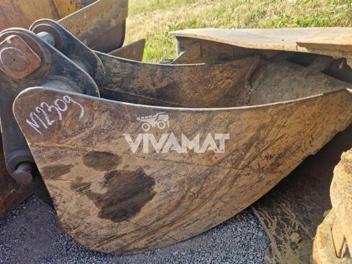 D'occasion Godet de terrassement de largeur 42cm pour TEREX TLB840PS