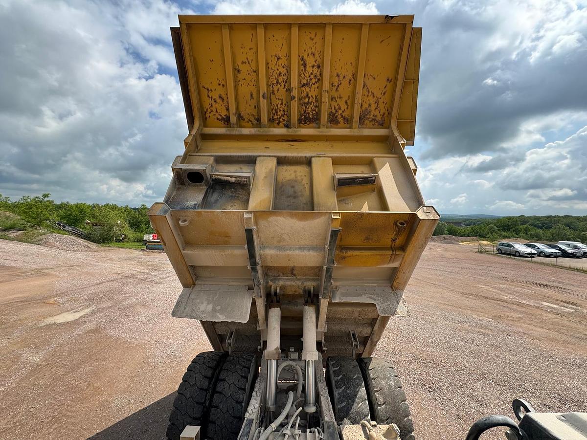 D'occasion Tombereau rigide CAT 771D 2002 34700hrs