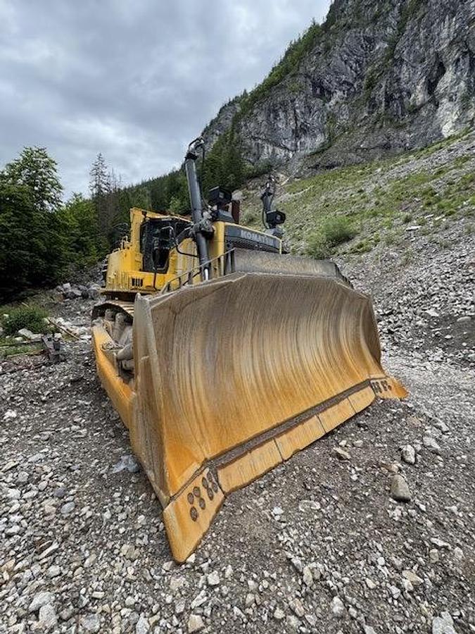 Used Komatsu D375A-8