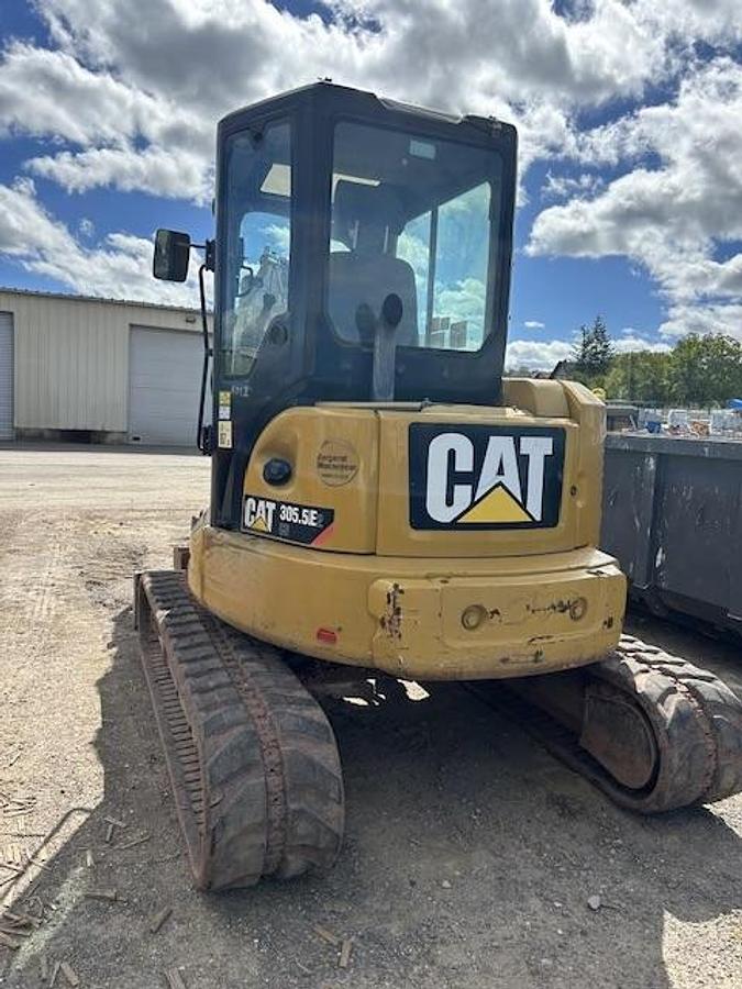 Used 2015 Caterpillar 305.5E2