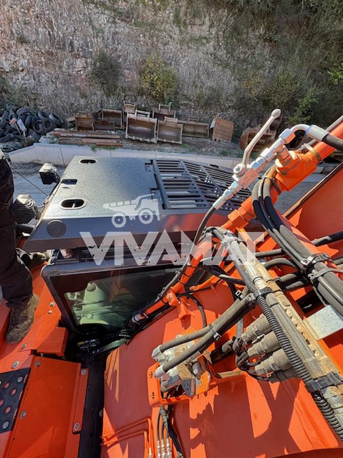 Used 2018 Hitachi ZX225USLC-6