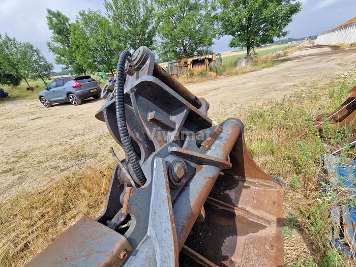 D'occasion Godet orientable de largeur 200cm de 2019 Attache automatique Liebherr SW48