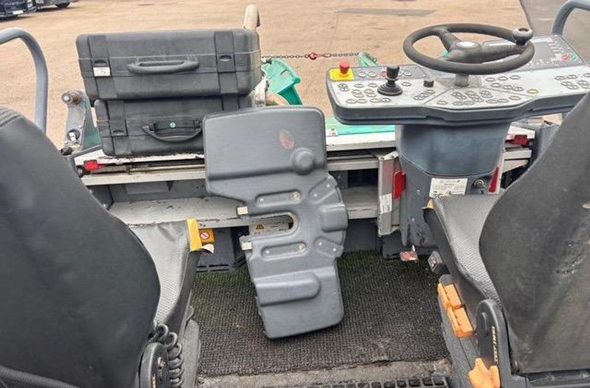 Used Voegele S1303-3i 