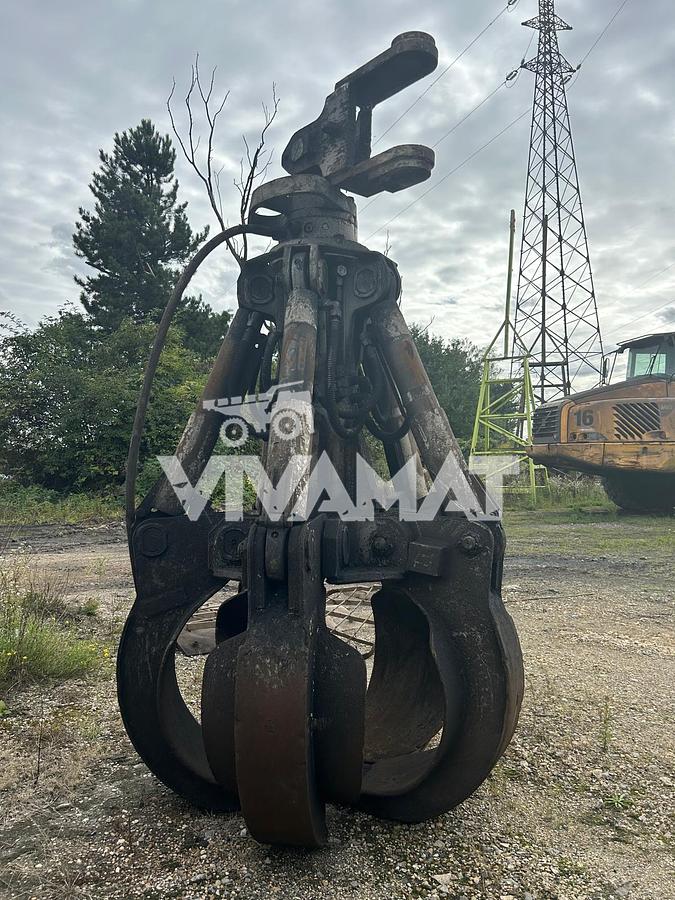D'occasion Grappin LIEBHERR à 4 griffes demi-fermées de capacité 0.60m3